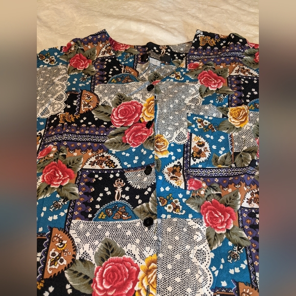 Women's button down - Picture 2 of 4